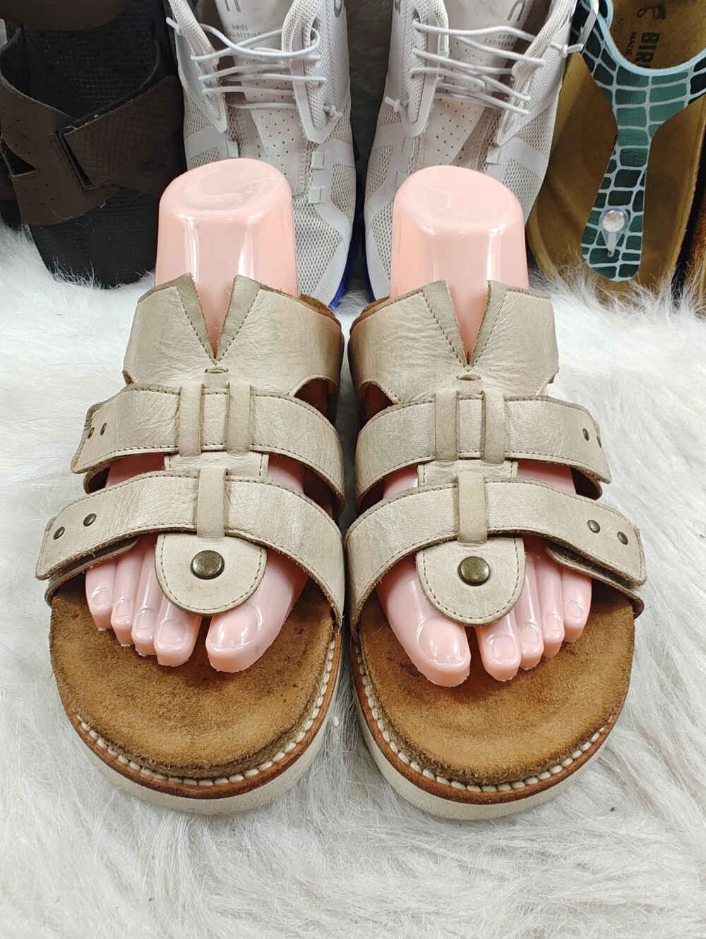 Taos Magnificent Tan Leather Thong Sandals Adjustable Footbed Women EU 40 US 9 - Picture 2 of 11